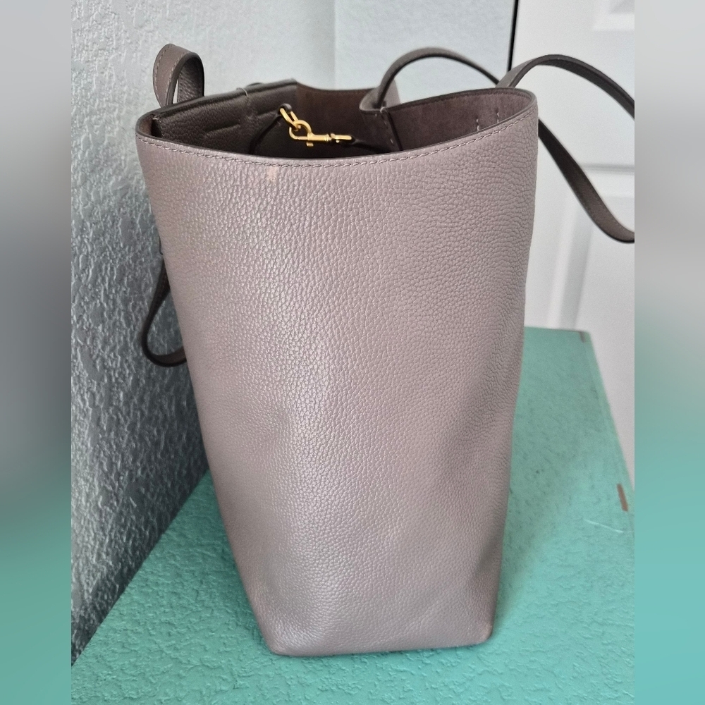 Tory Burch McGraw Pebbled Leather Large Tote - Picture 6 of 13